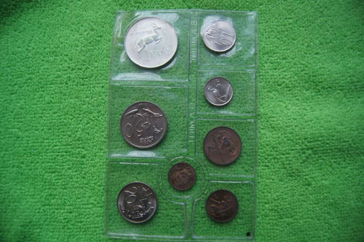 1975 Uncirculated Mint Pack (Incl Silver Rand)