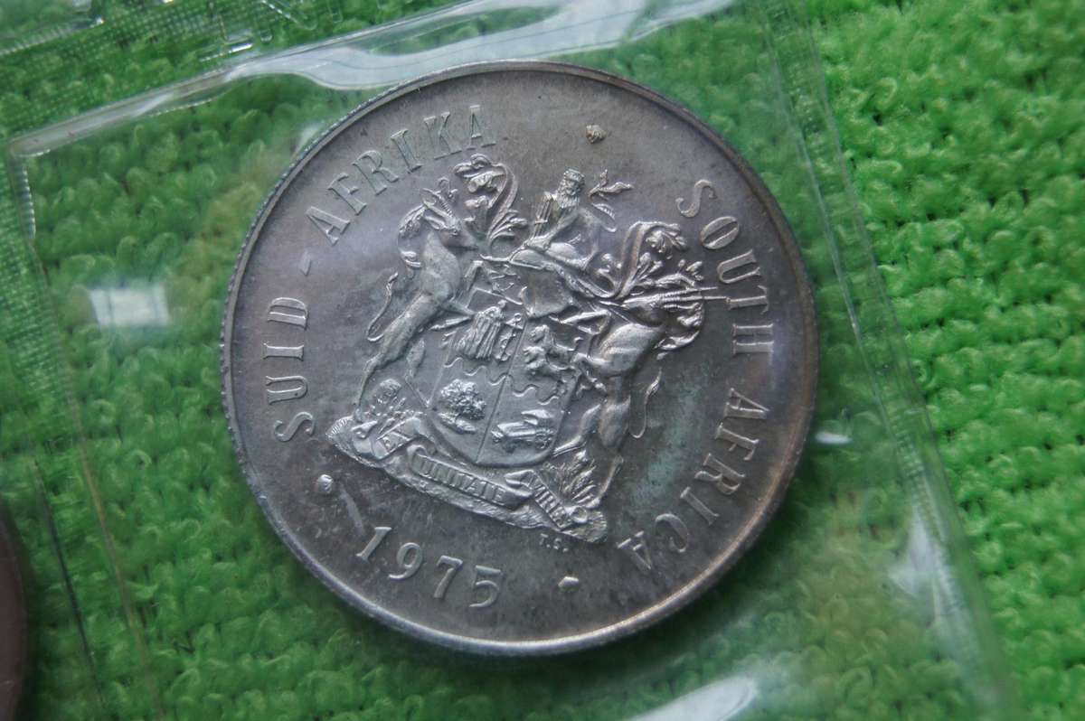 1971 to 1976 Uncirculated Mint Pack Sets (Incl Silver Rands) - Bid is per set to take all six