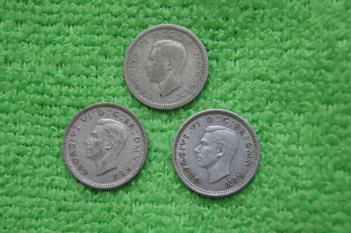 Great Britain 3 Pence Collection - (over 33 actual grams of silver) - 30 Coins