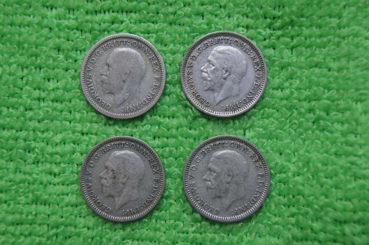 Great Britain 3 Pence Collection - (over 33 actual grams of silver) - 30 Coins