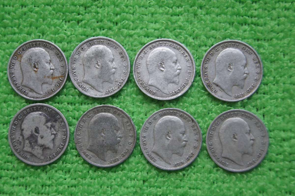 Great Britain 3 Pence Collection - (over 33 actual grams of silver) - 30 Coins