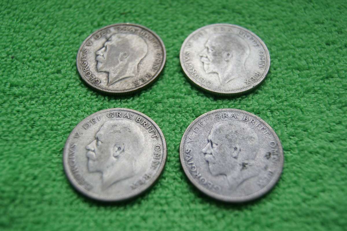 Great Britain Half Crown Collection - (Over 87 actual grams of Silver) - 15 Coins