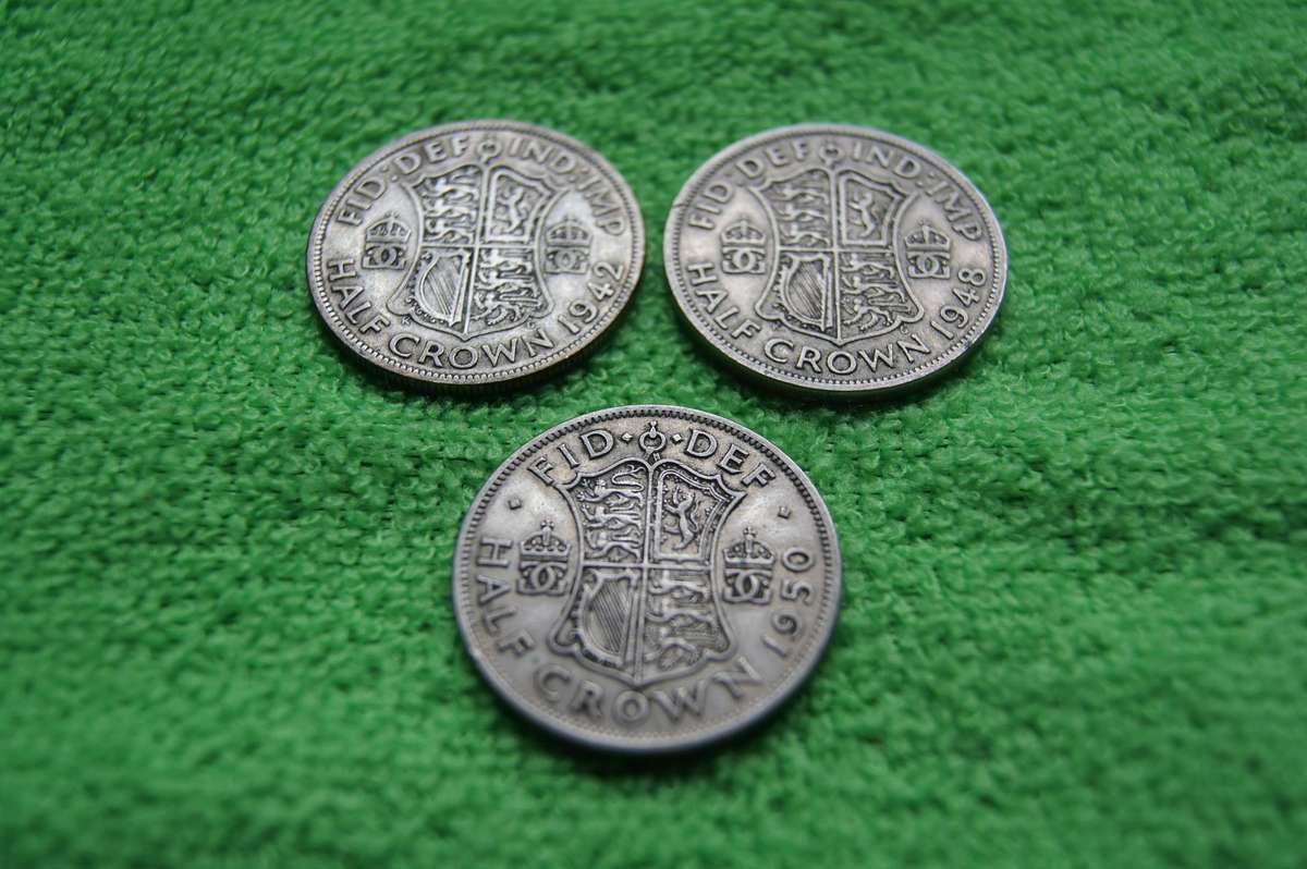 Great Britain Half Crown Collection - (Over 87 actual grams of Silver) - 15 Coins