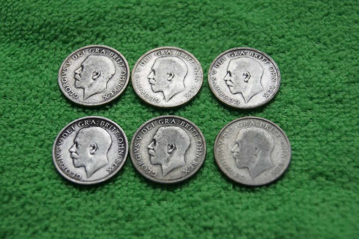 Great Britain Shilling Collection - (Over 72 actual grams of silver) - 26 Coins