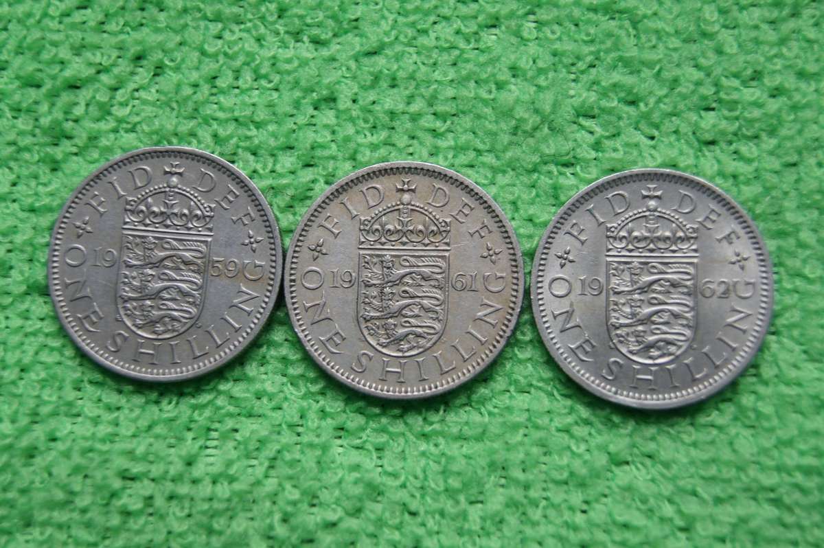 Great Britain Shilling Collection - (Over 72 actual grams of silver) - 26 Coins