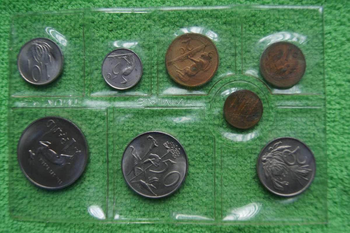 Consecutive Year SA Mint Packs, 1977 and 1978 (Bid per pack to take both)(1978 Rand PL?)