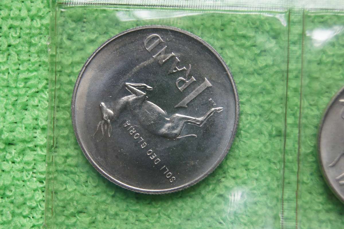 Consecutive Year SA Mint Packs, 1977 and 1978 (Bid per pack to take both)(1978 Rand PL?)