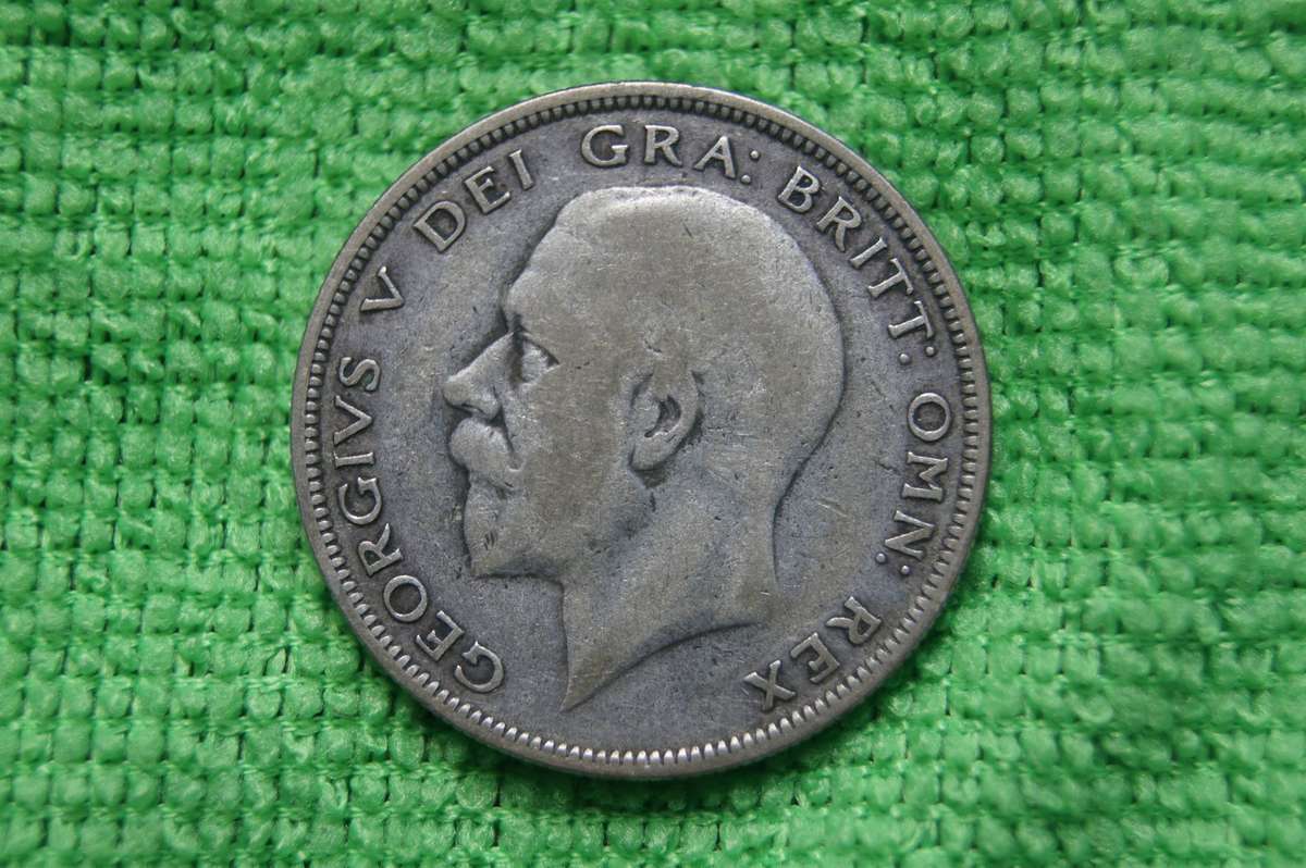 1928 Great Britain Silver Half Crown - George V (Relisted)