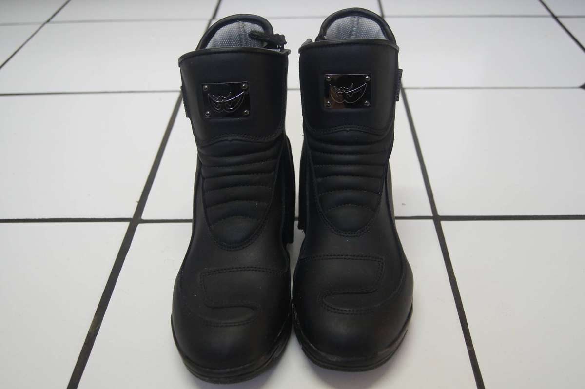 BERIK Motorcycle Boots SA Size 9 (Black)