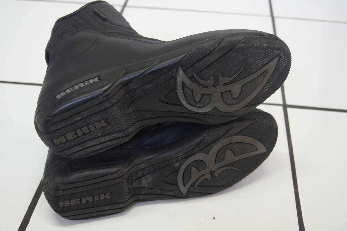 BERIK Motorcycle Boots SA Size 9 (Black)