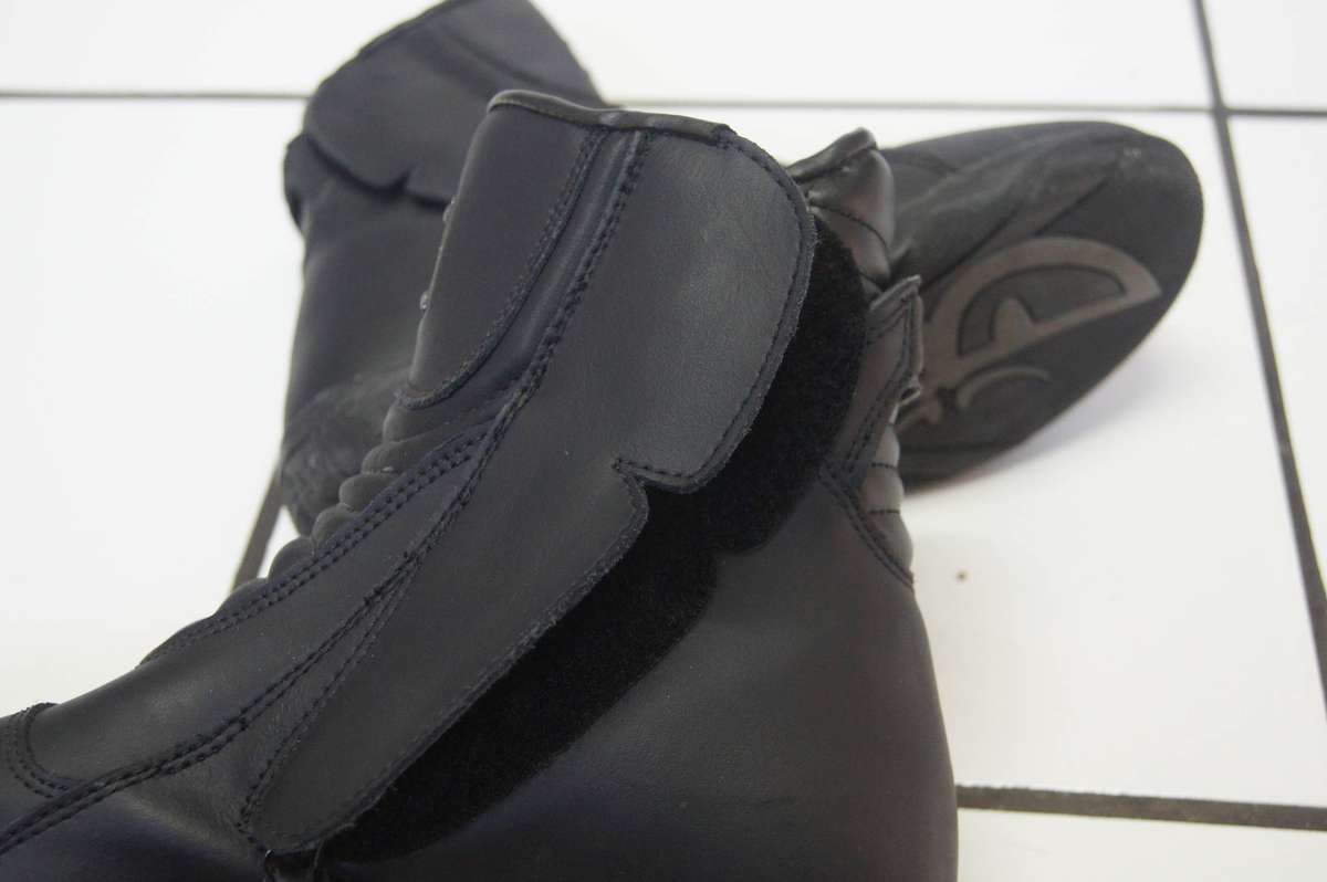 BERIK Motorcycle Boots SA Size 9 (Black)
