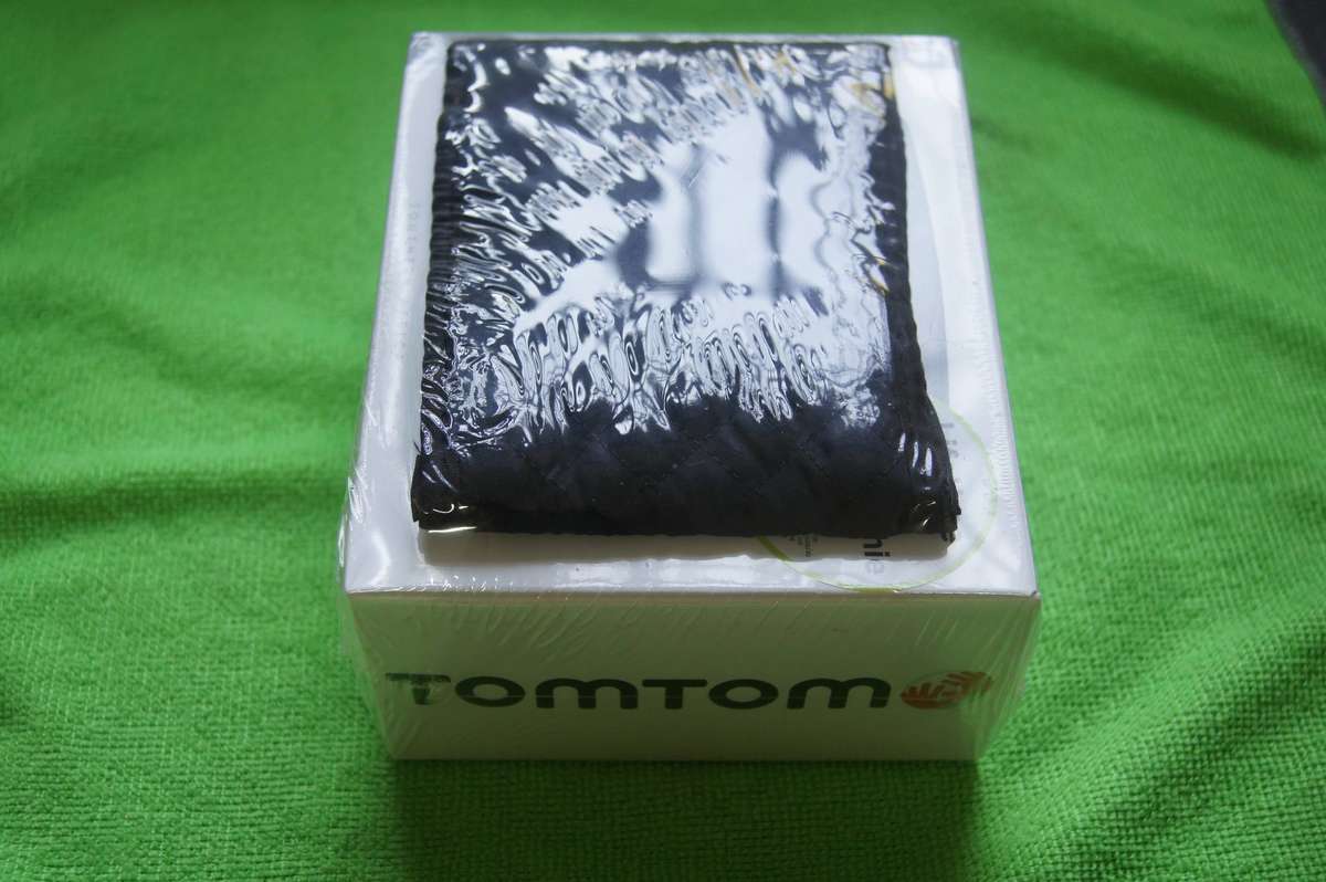 TomTom XL Classic Edition GPS Device (New)