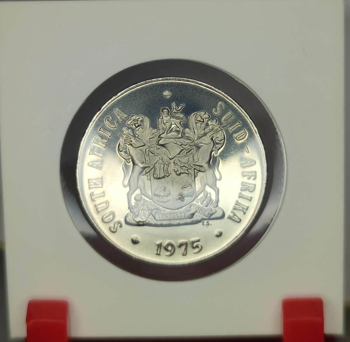 1975 50 CENT PROOF COIN - ONLY 18,000 MINTED
