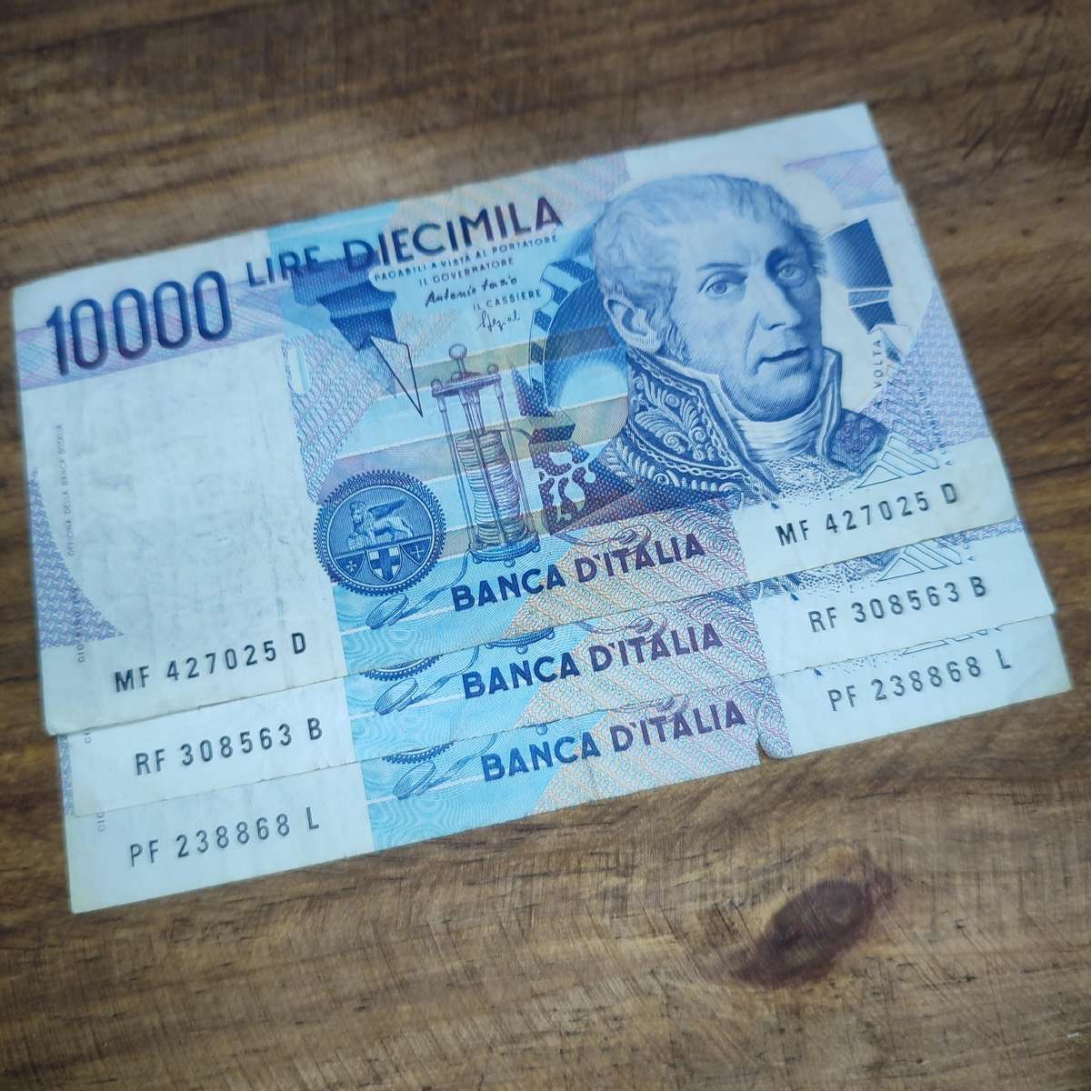 10,000 LIRE (ALESSANDRO VOLTA) NOTES - CIRCULATED