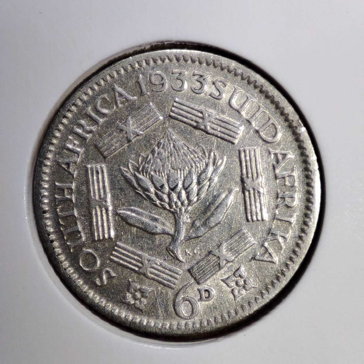 1933 SIXPENCE - GOOD CONDITION!