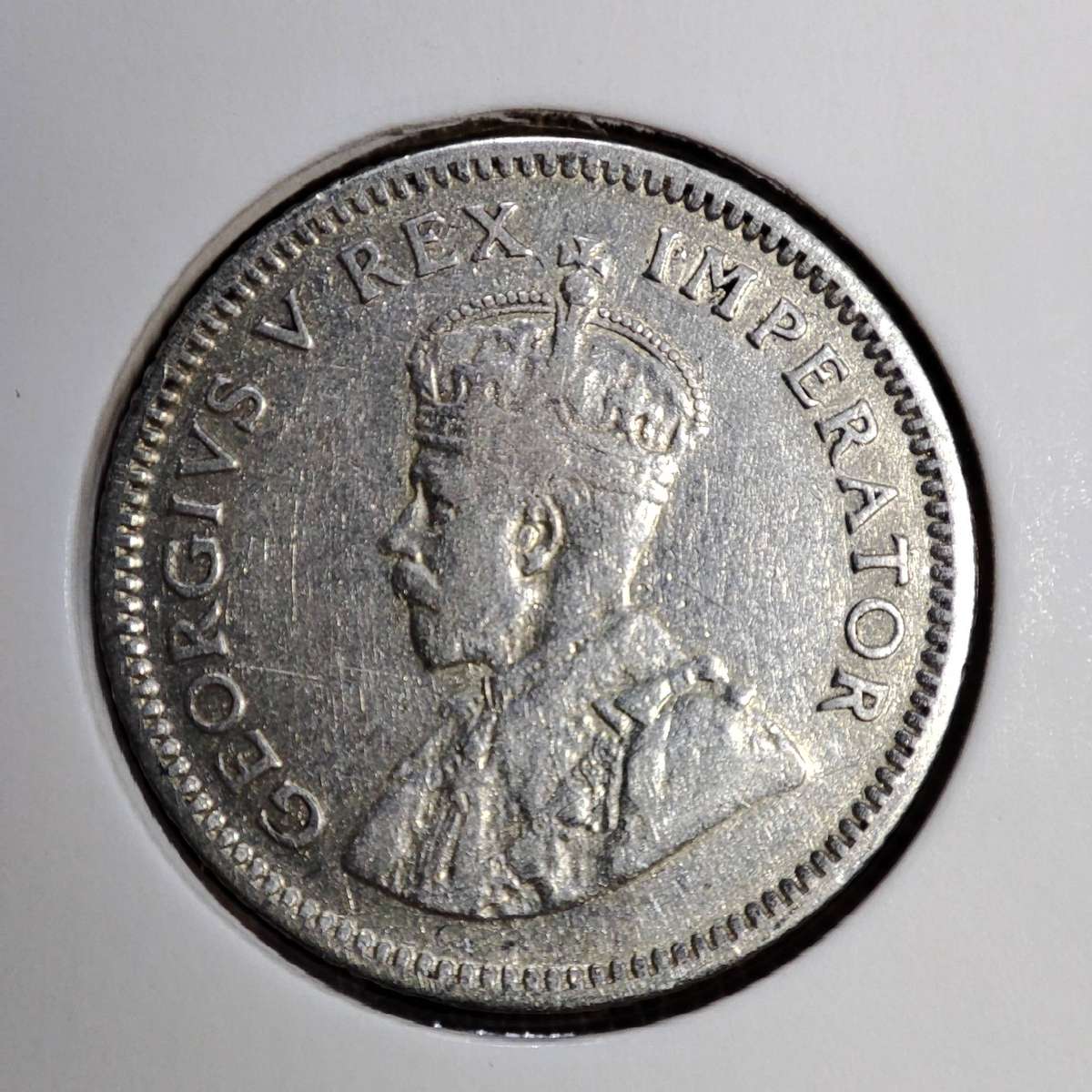 1933 SIXPENCE - GOOD CONDITION!