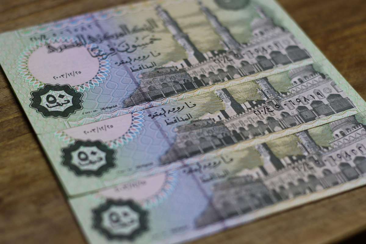 50 Piastres - Egypt (UNC) Crisp Notes - Bid to take all 3