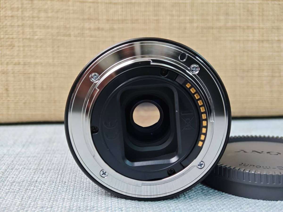 Sony Carl Zeiss Sonnar T* FE 35mm f/2.8 ZA Lens for Sony E-Mount