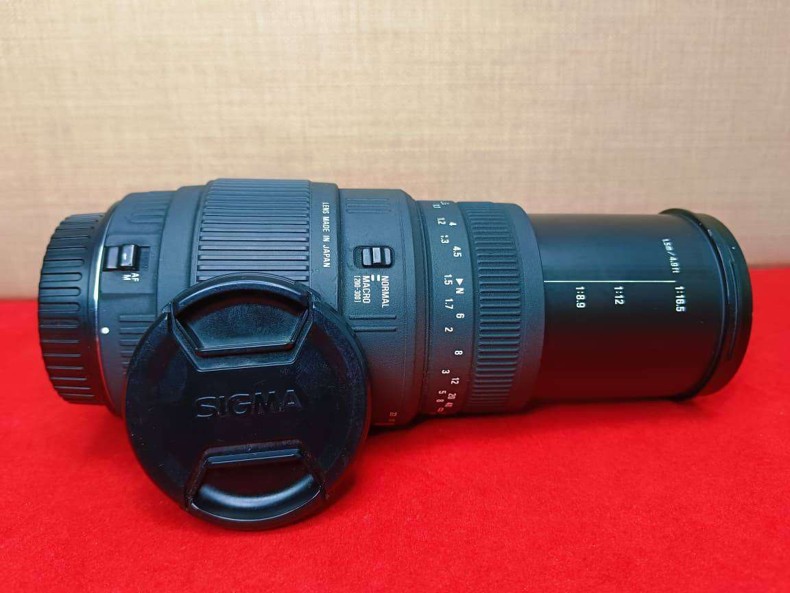 Sigma DG 70-300mm f/4-5.6 Telephoto Zoom Lens  Canon EF Mount