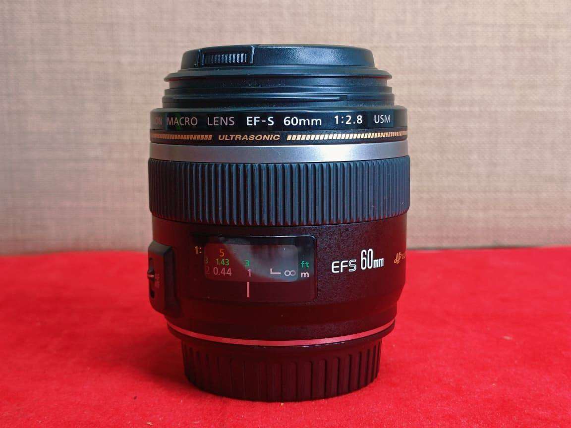 Canon EF-S 60mm f/2.8 USM Macro Lens