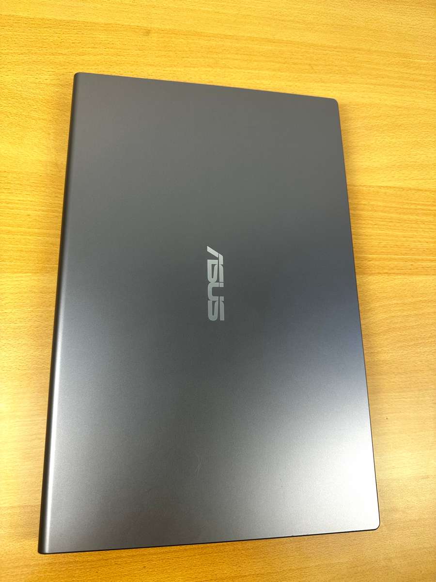 ASUS X515J  Core i7-1065G7 1,50 GHz  8GB Ram  512GB SSD  15,6" Intel Iris xe Plus Graphics Display