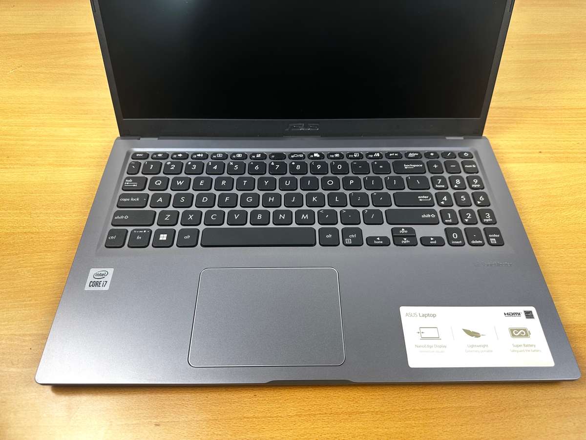 ASUS X515J  Core i7-1065G7 1,50 GHz  8GB Ram  512GB SSD  15,6" Intel Iris xe Plus Graphics Display