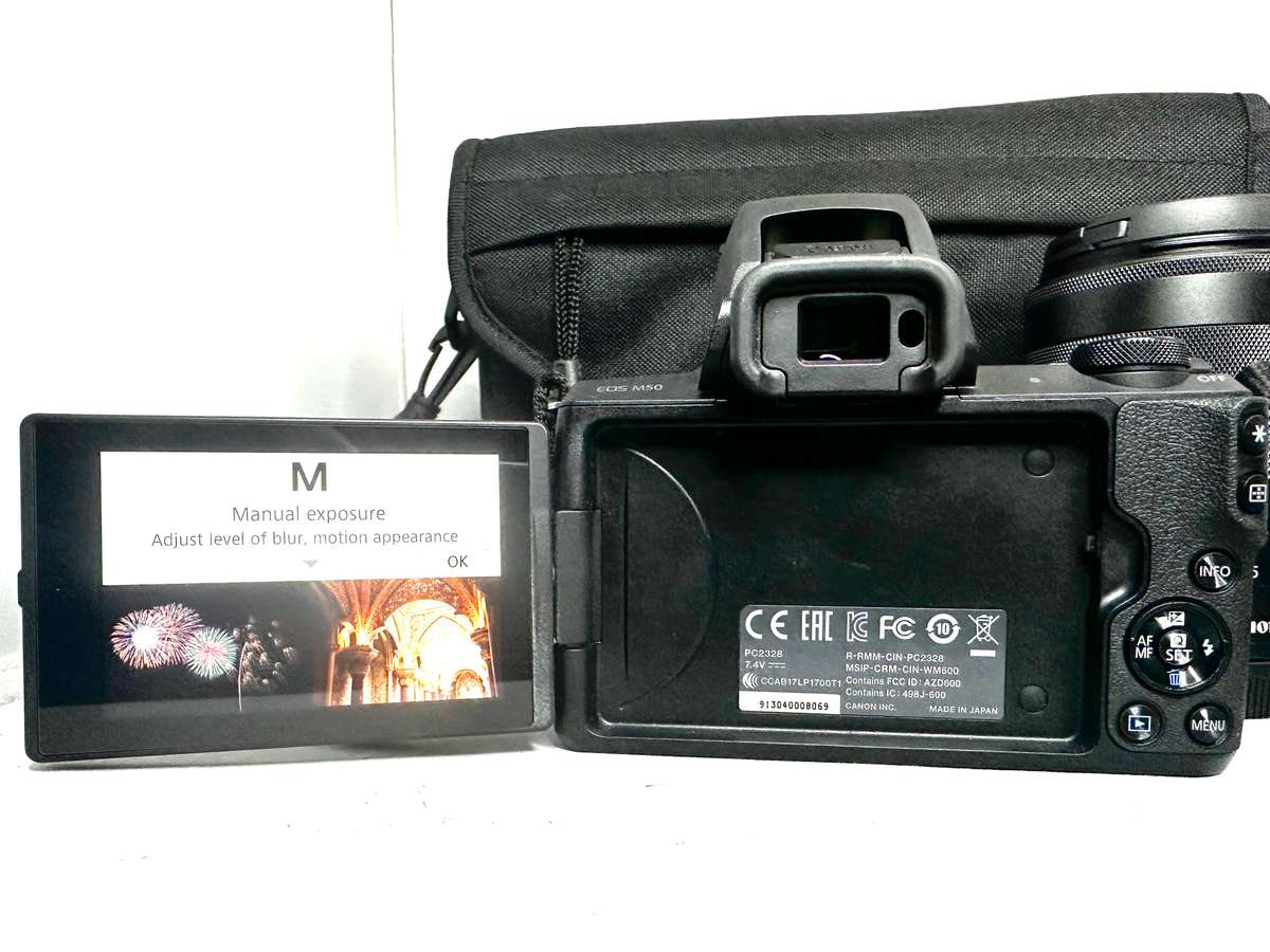 Canon EOS M50 Mirrorless camera with 2 Lens & accessories