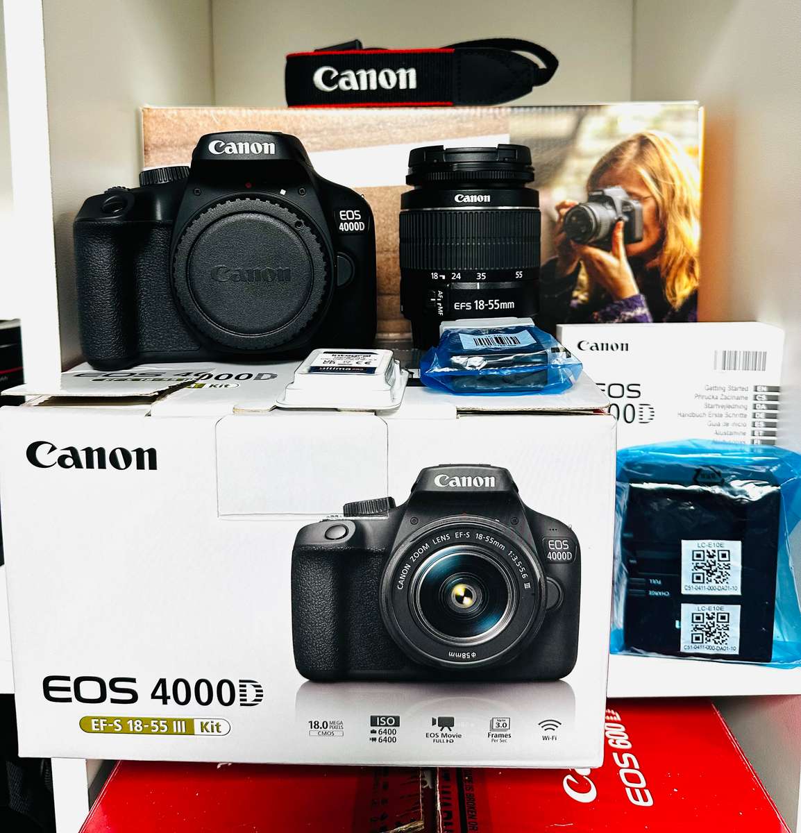 Canon 4000D DSLR camera with lens + Bag and accessories   Canon basically brand new