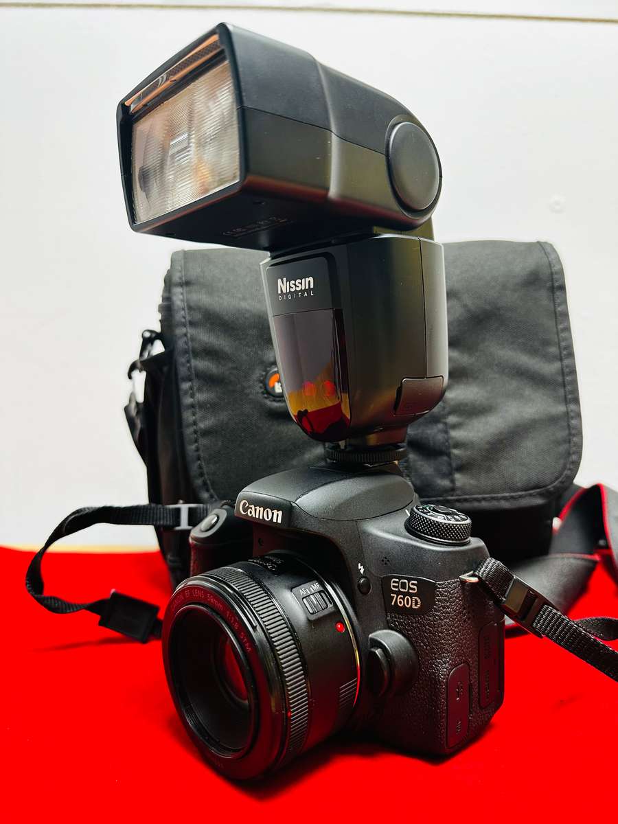 Canon EOS 760D DSLR Camera with Canon 50mm Lens + Nissin Di700A Flashlight and accessories