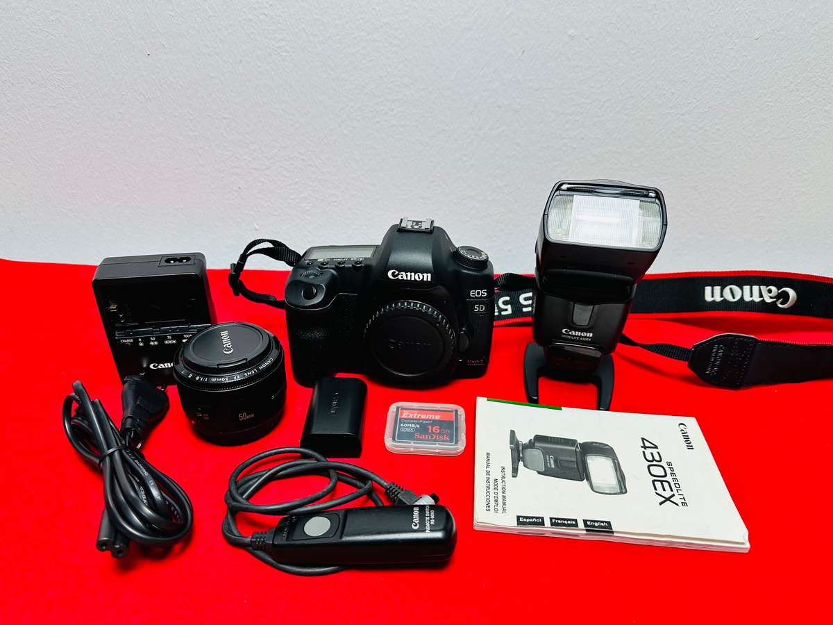 Canon EOS 5D Mark II Kit for Sale  Great Condition