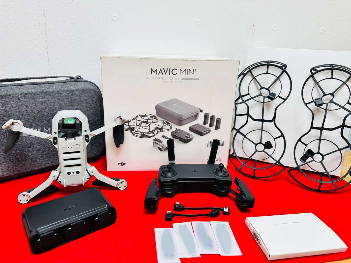DJI Mavic Mini  Fly More Combo Original Accessories Included