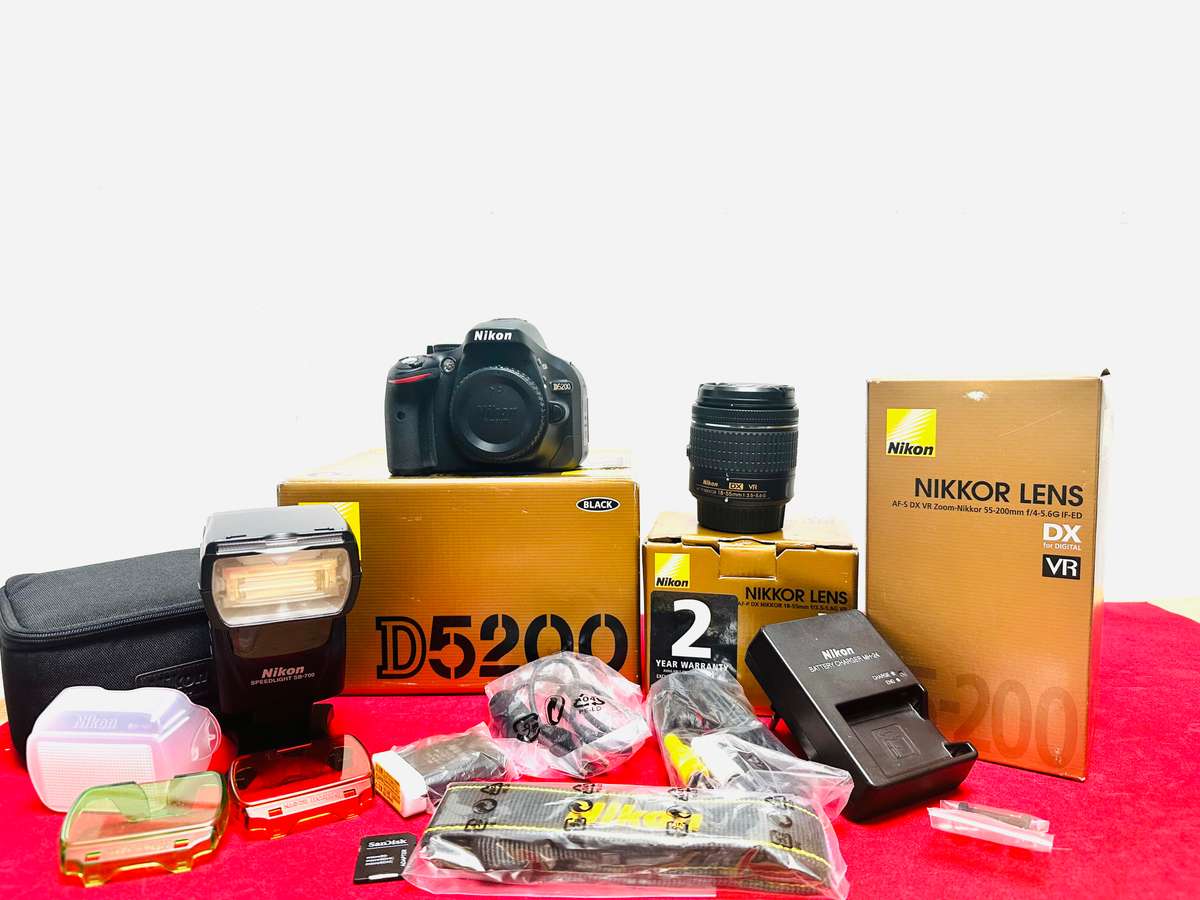 Nikon D5200 DSLR Camera Bundle  Like New (Shutter Count: Only 98!)