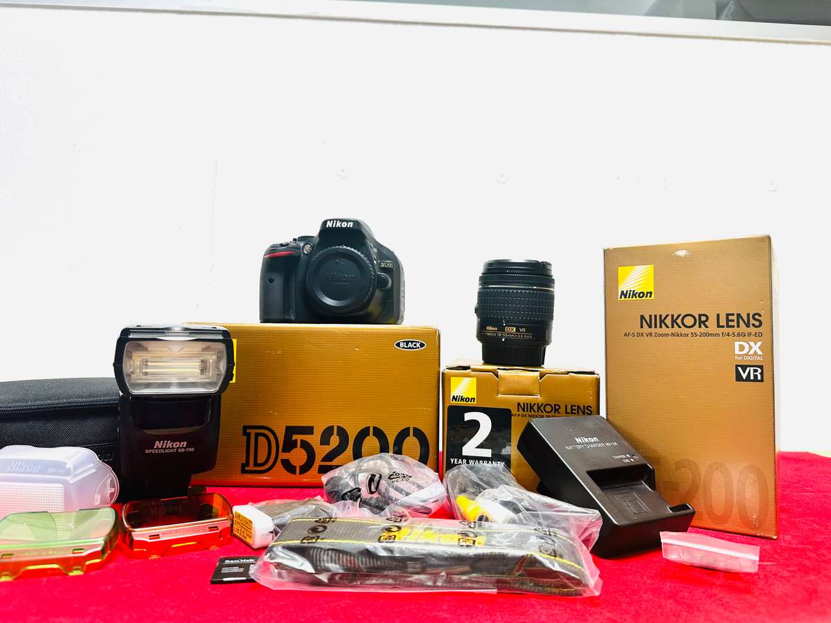 Nikon D5200 DSLR Camera Bundle  Like New (Shutter Count: Only 98!)