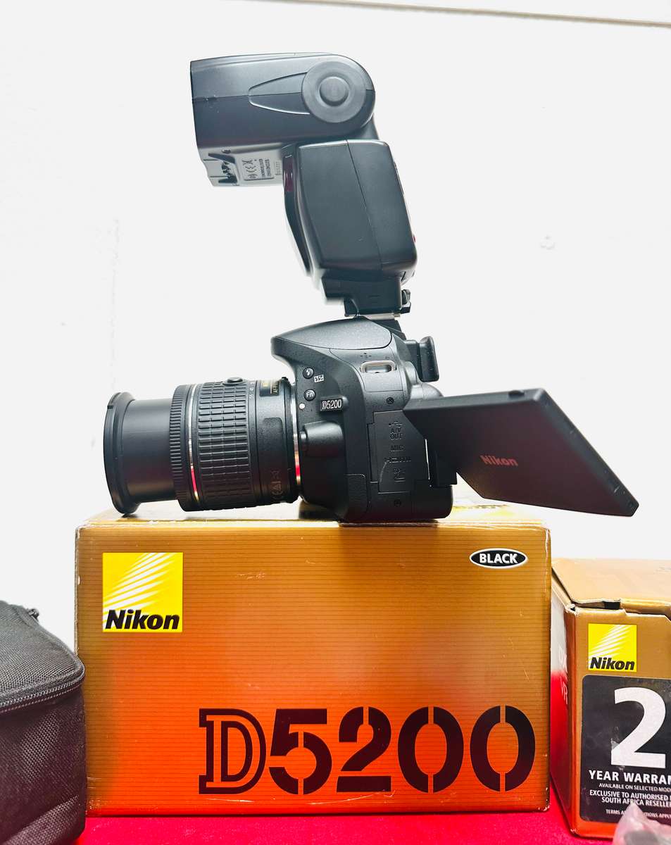 Nikon D5200 DSLR Camera Bundle  Like New (Shutter Count: Only 98!)