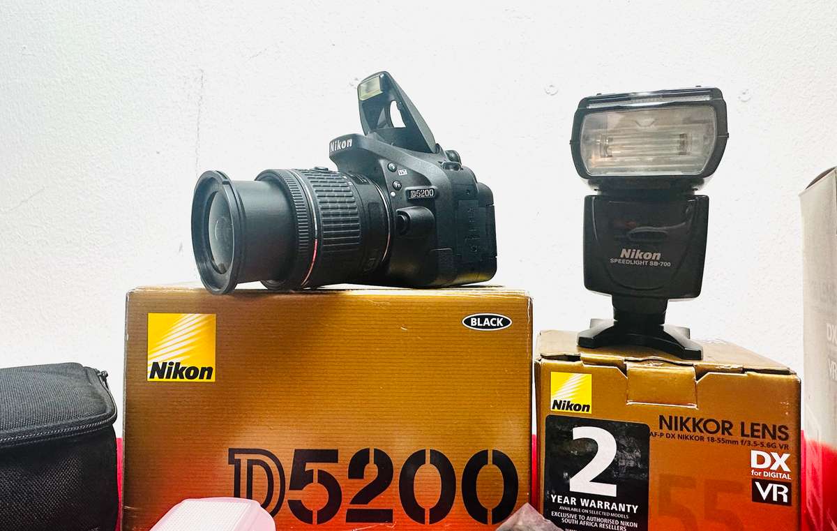 Nikon D5200 DSLR Camera Bundle  Like New (Shutter Count: Only 98!)