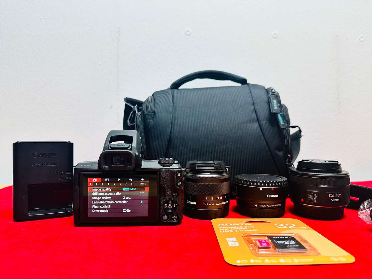 Canon EOS M50 Mirrorless Camera Bundle for Sale  Perfect Condition!