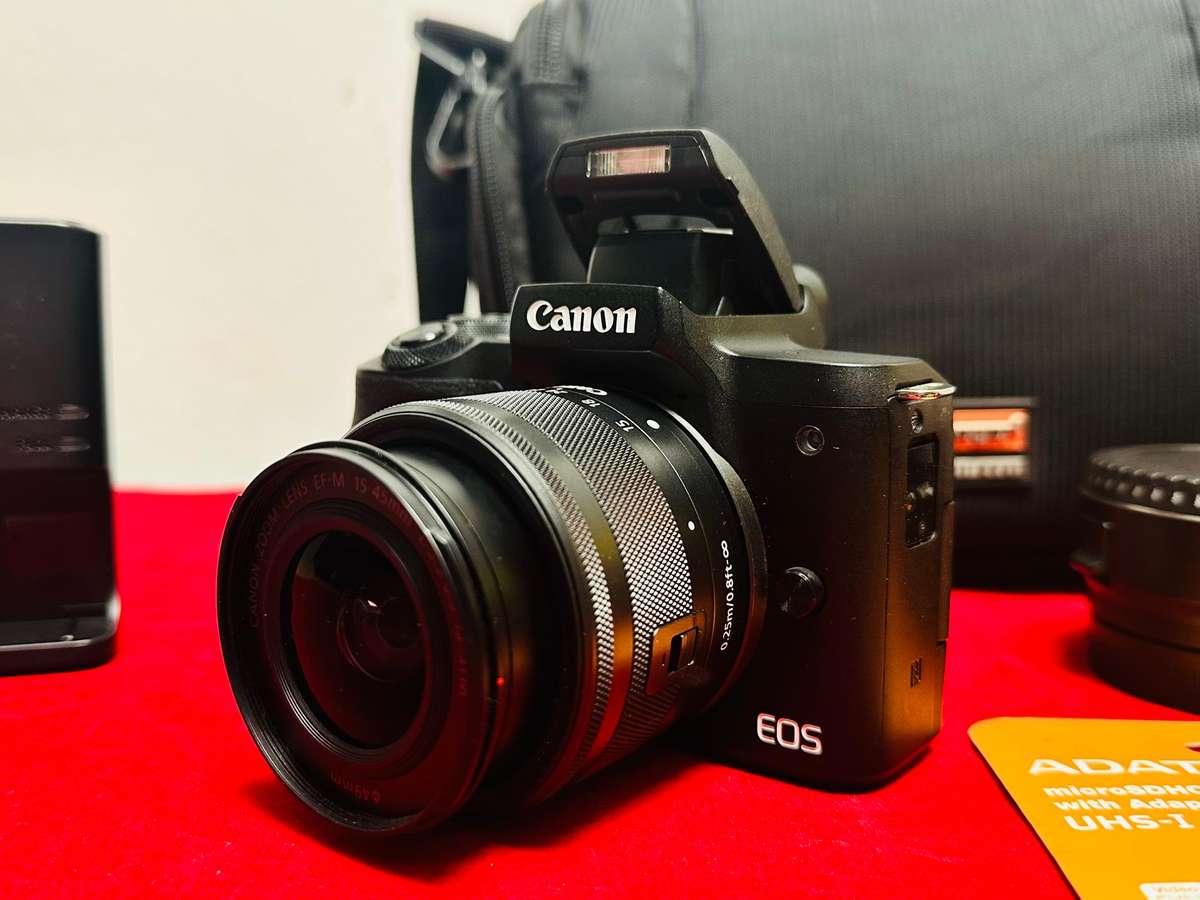 Canon EOS M50 Mirrorless Camera Bundle for Sale  Perfect Condition!