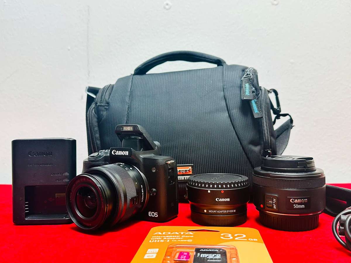 Canon EOS M50 Mirrorless Camera Bundle for Sale  Perfect Condition!