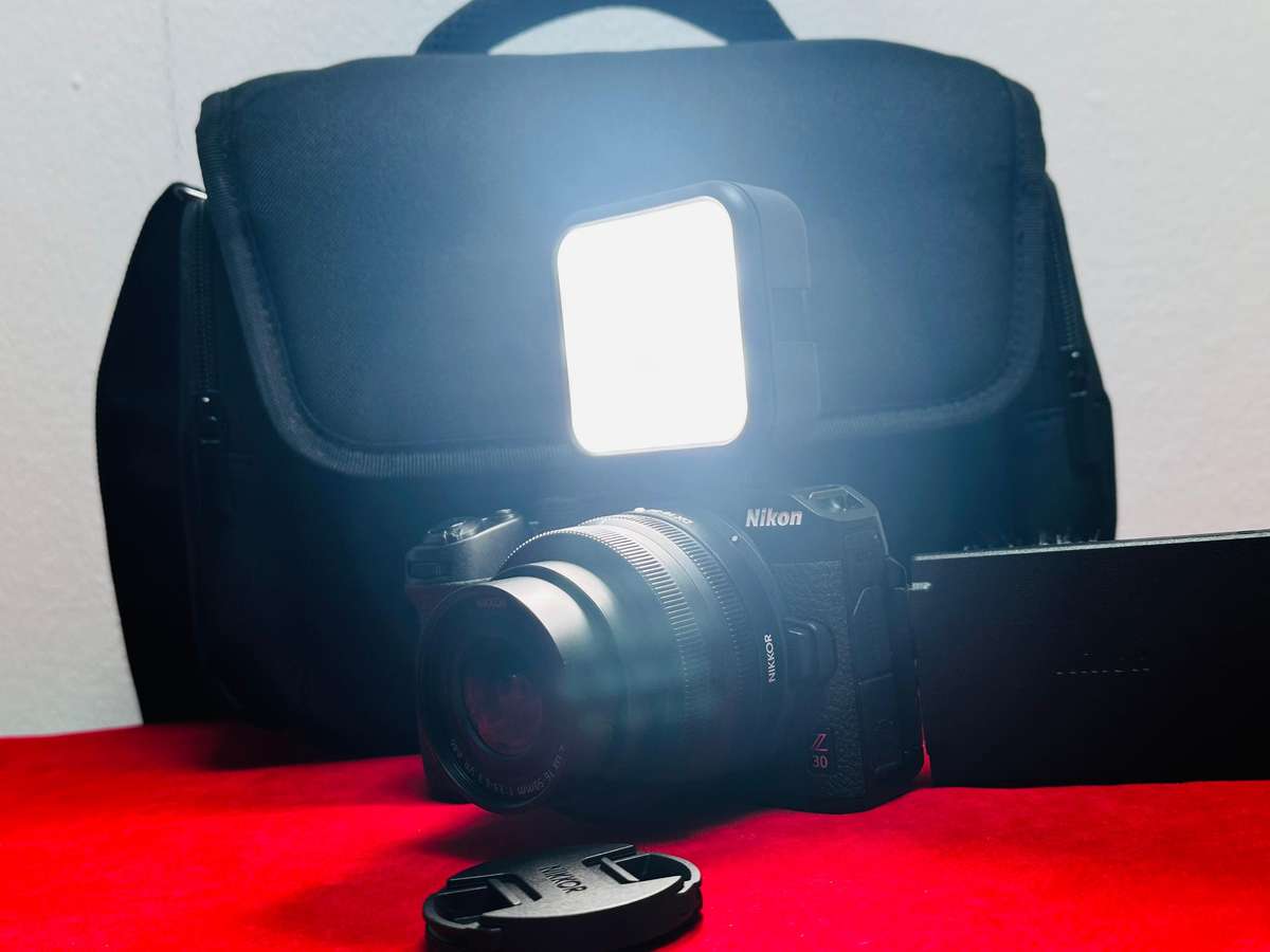 Nikon Z30 Mirrorless Camera Bundle  Like New + LED Light