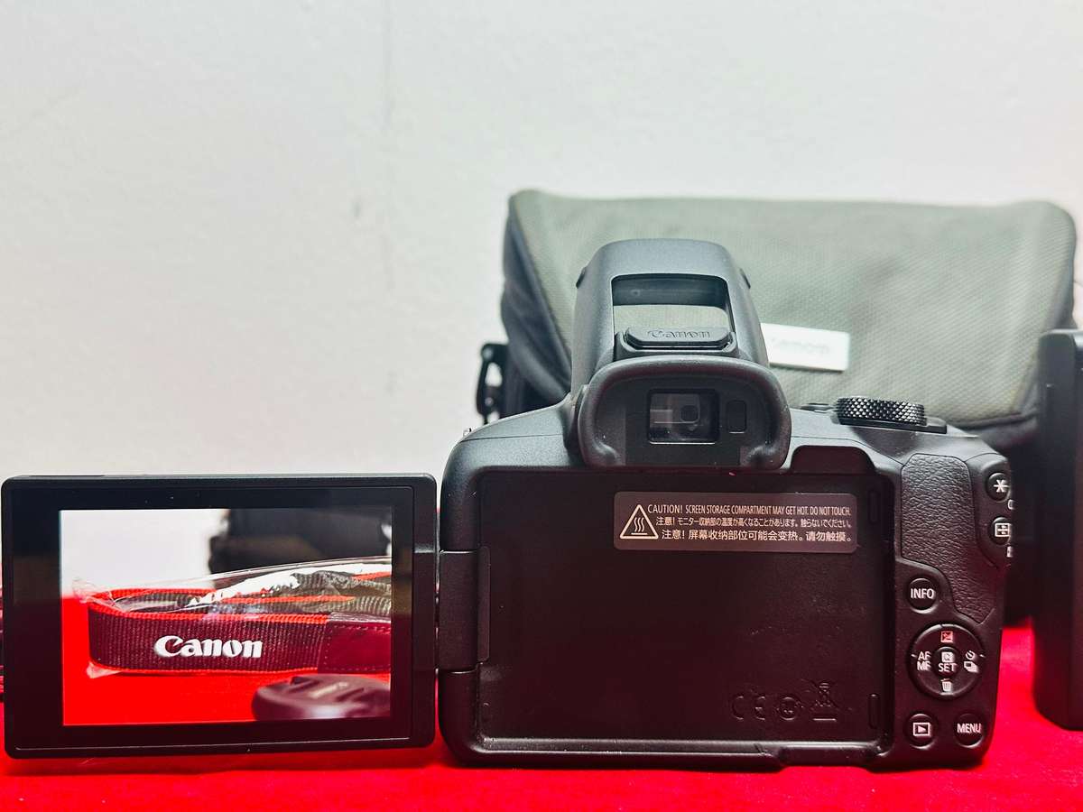 Canon EOS R50 Mirrorless Camera Kit  Like New!