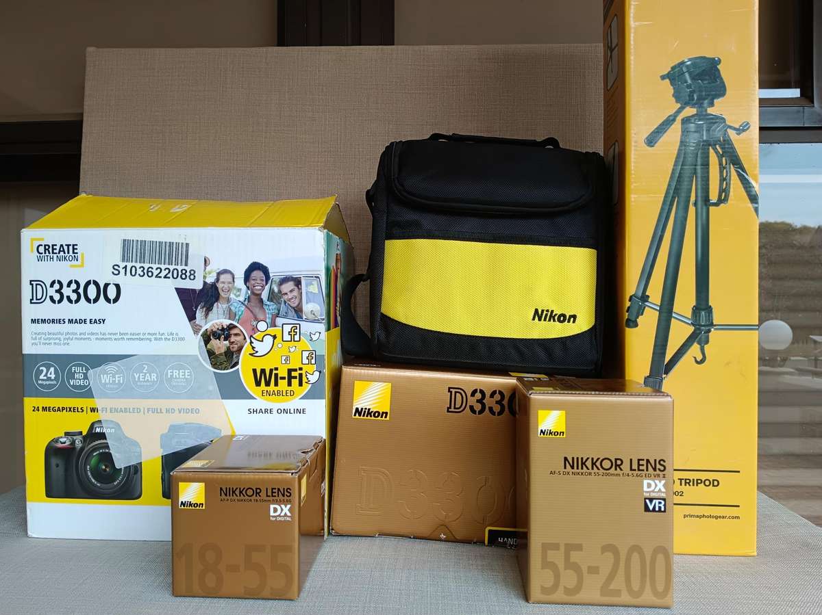 Nikon D3300 DSLR Camera Kit - Excellent Condition as new
