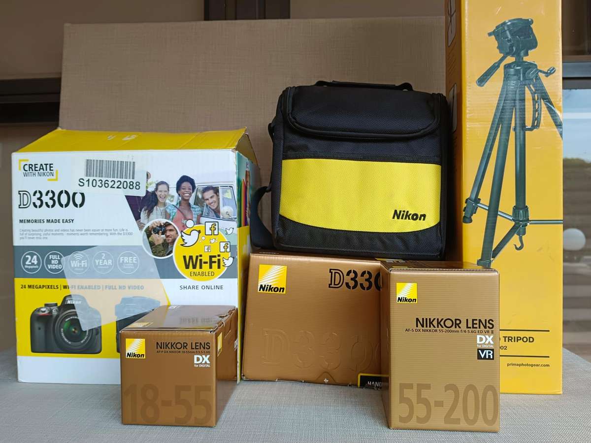 Nikon D3300 DSLR Camera Kit - Excellent Condition as new
