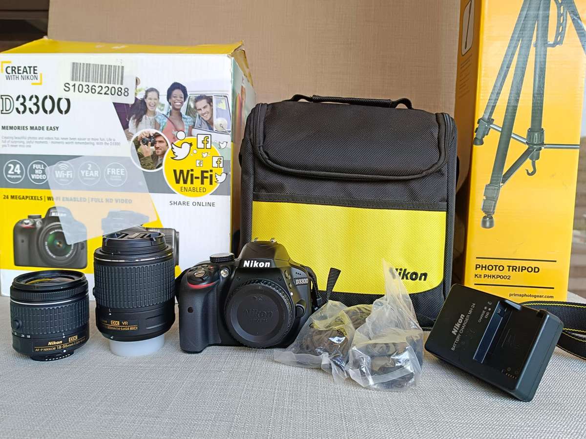 Nikon D3300 DSLR Camera Kit - Excellent Condition as new