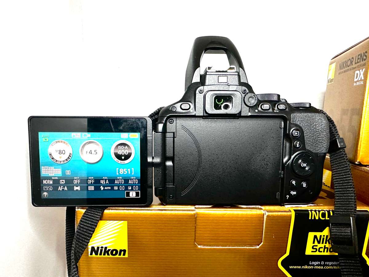 Nikon D5500 DSLR Camera With  Nikon 18-55mm  DX Lens Nikon 55-200mm DX VR Lens Shutter count 2567