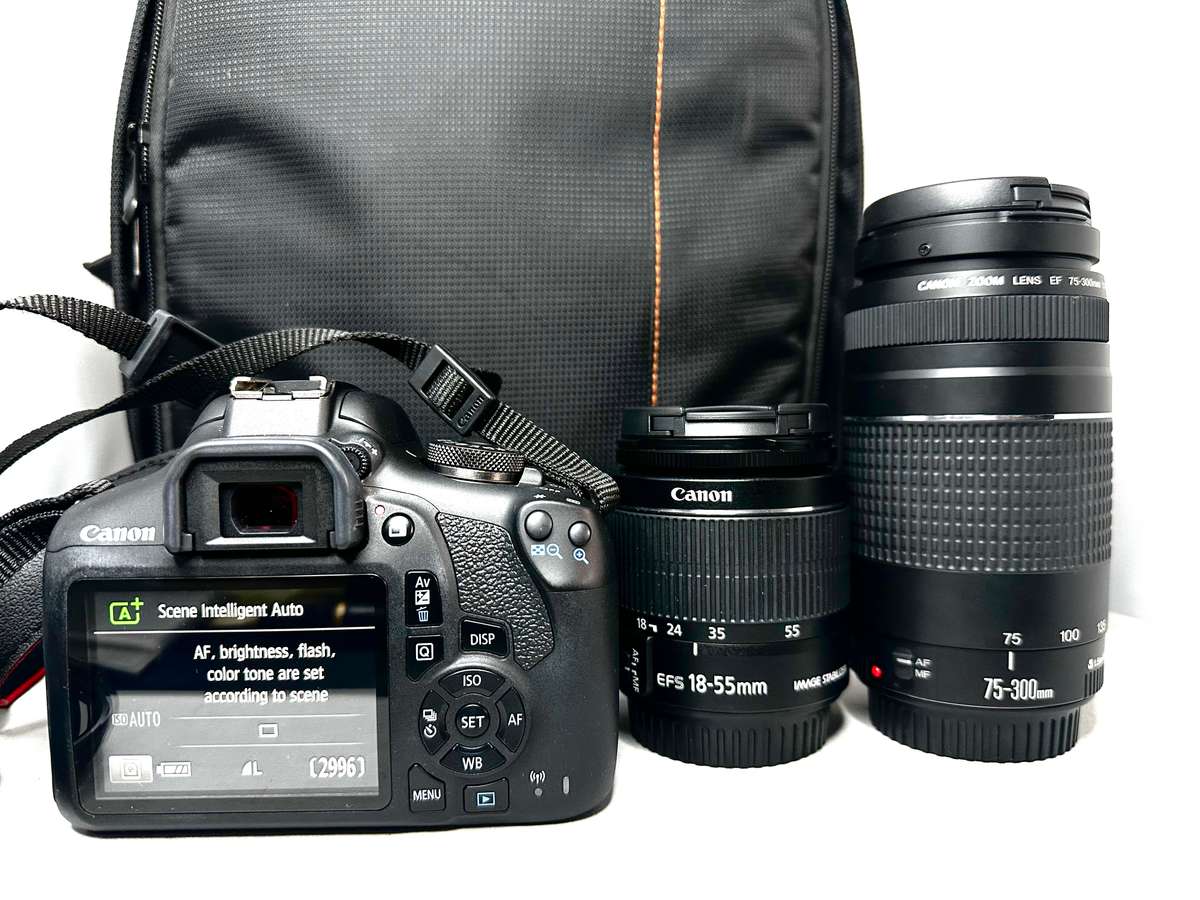 Canon EOS2000D with 2x Lens and accessories