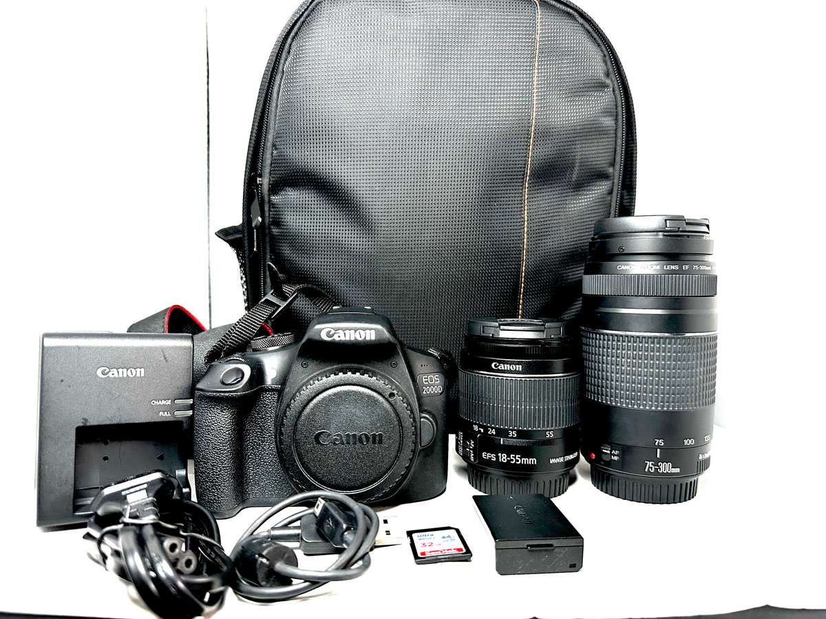 Canon EOS2000D with 2x Lens and accessories