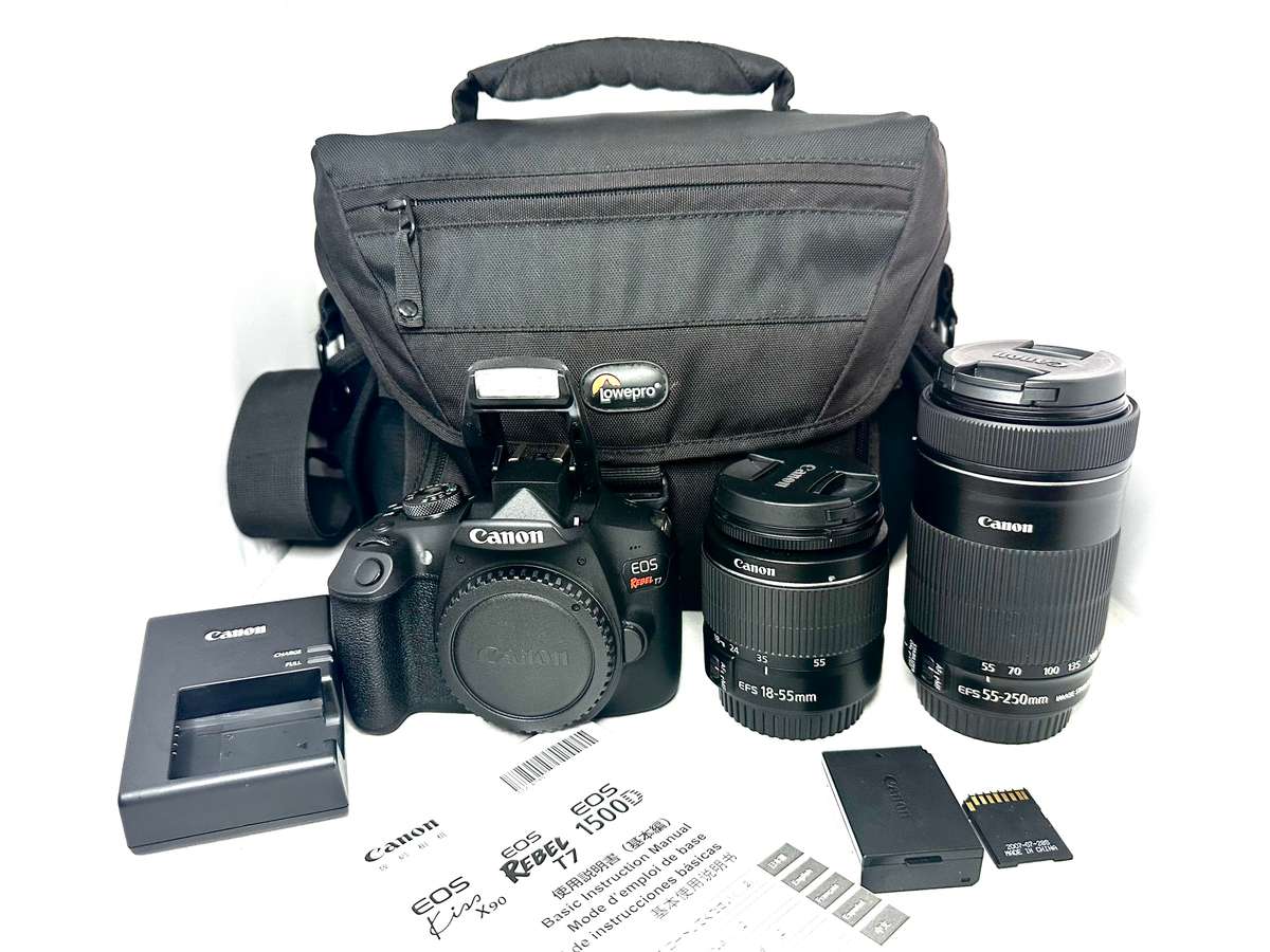 Canon EOS Rebel T7 with 2 lens and accessories  excellent condition as new