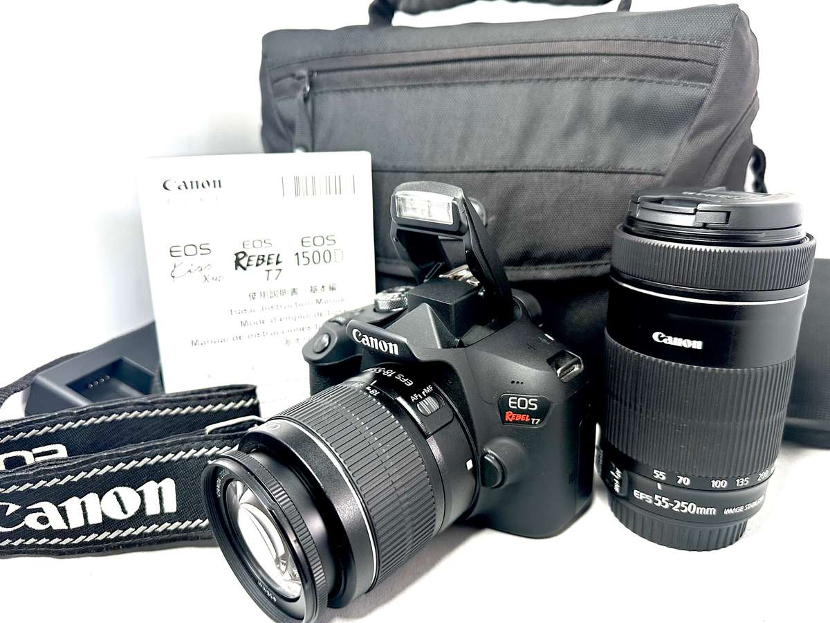 Canon EOS Rebel T7 with 2 lens and accessories  excellent condition as new