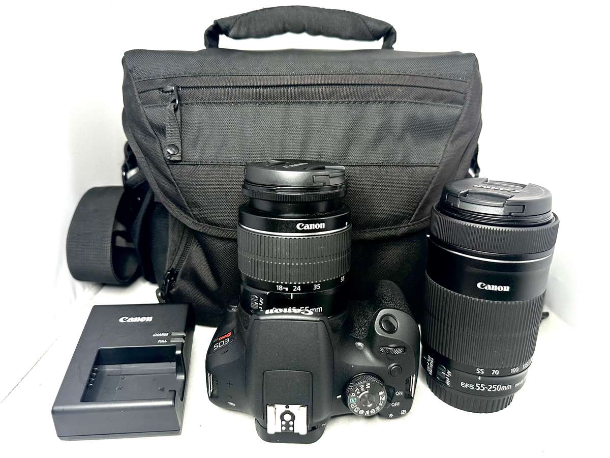 Canon EOS Rebel T7 with 2 lens and accessories  excellent condition as new