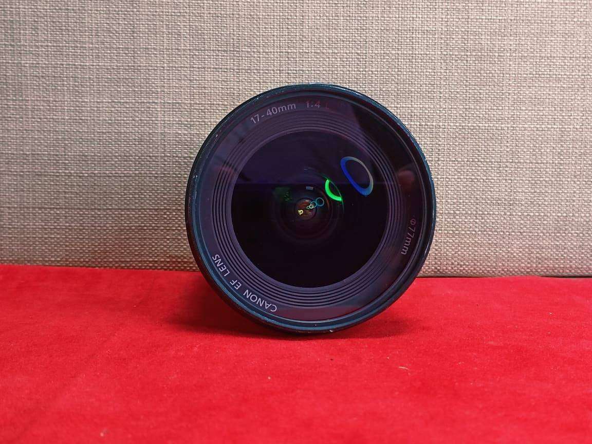 Canon EF 17-40mm f/4L USM Ultra-Wide Zoom Lens